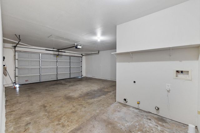 2157 Dandelion Avenue, Tulare, CA 93274