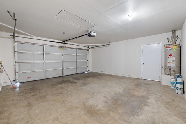 2157 Dandelion Avenue, Tulare, CA 93274