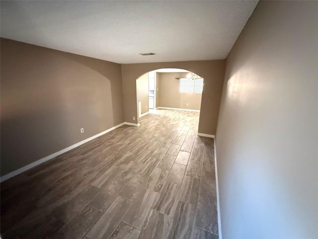 2320 14th Avenue N, Texas City, TX 77590