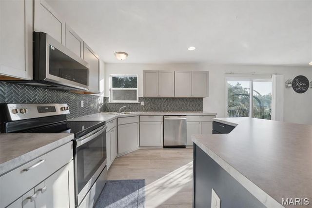 424 Rock Ridge Road, Wentzville, MO 63385