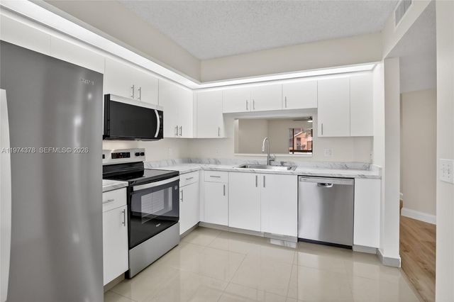 701 SW 142nd Avenue 113S, Pembroke Pines, FL 33027