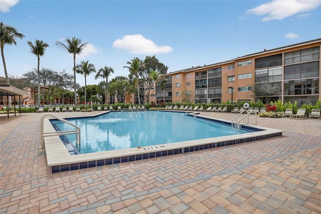 701 SW 142nd Avenue 113S, Pembroke Pines, FL 33027