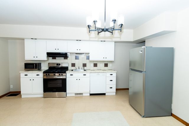 553 Foundry St, Shaler, PA 15215