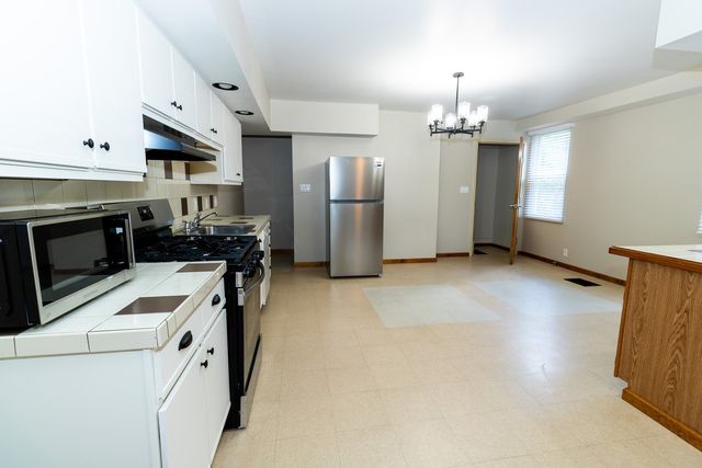 553 Foundry St, Shaler, PA 15215