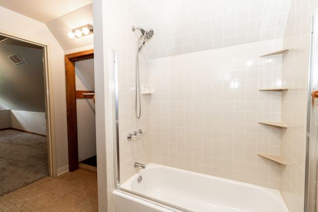 553 Foundry St, Shaler, PA 15215