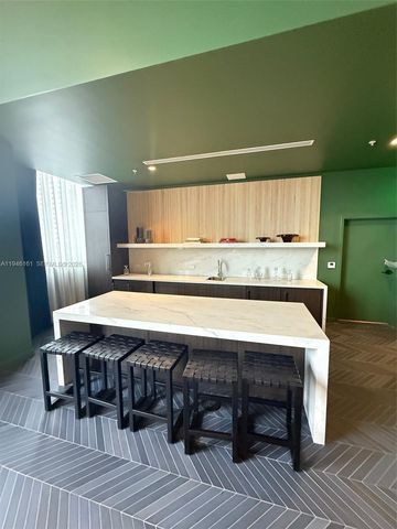 11 NE 6th 706, Miami, FL 33132