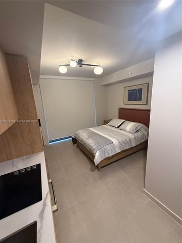 11 NE 6th 706, Miami, FL 33132