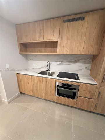 11 NE 6th 706, Miami, FL 33132