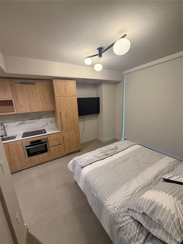 11 NE 6th 706, Miami, FL 33132