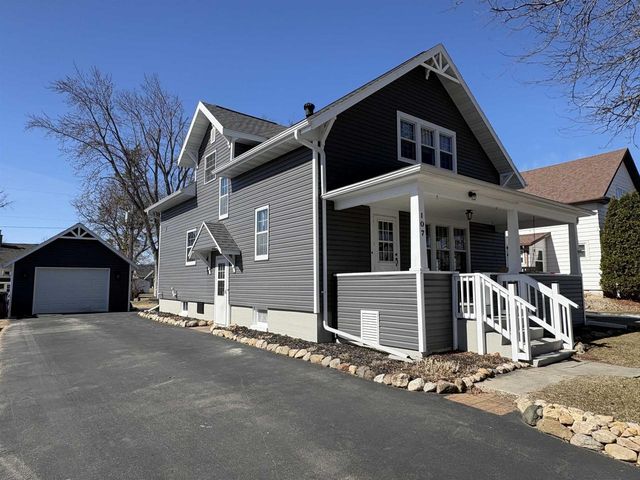 107 S 2ND STREET, Bonduel, WI 54107