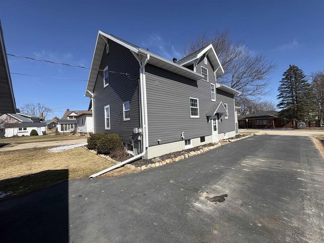 107 S 2ND STREET, Bonduel, WI 54107