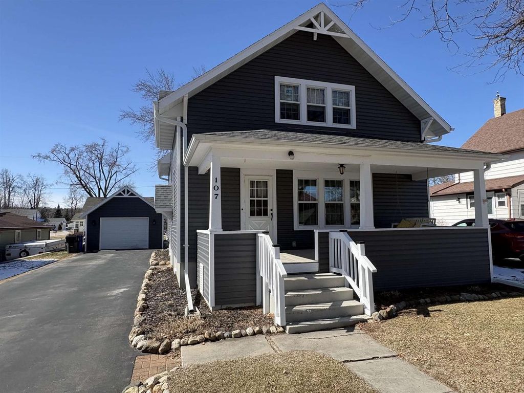 107 S 2ND STREET, Bonduel, WI 54107