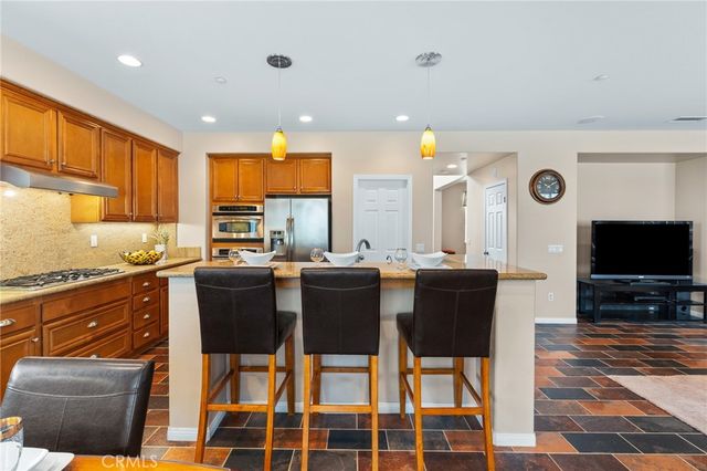 29029 Easton Lane, Highland, CA 92346
