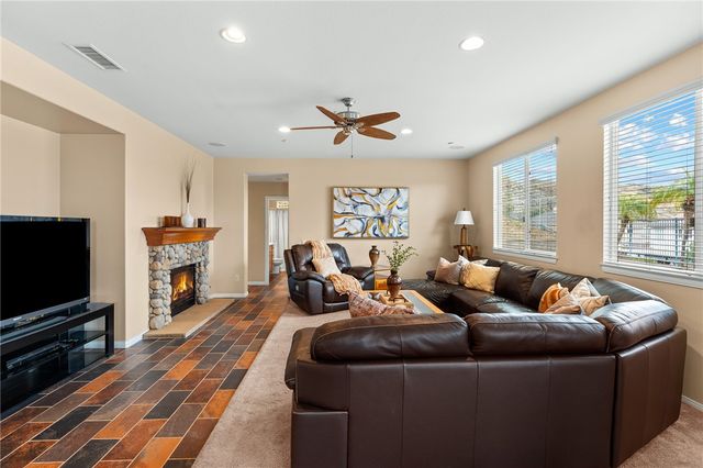 29029 Easton Lane, Highland, CA 92346