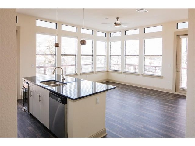 2901 W 5th Street 205, Fort Worth, TX 76107