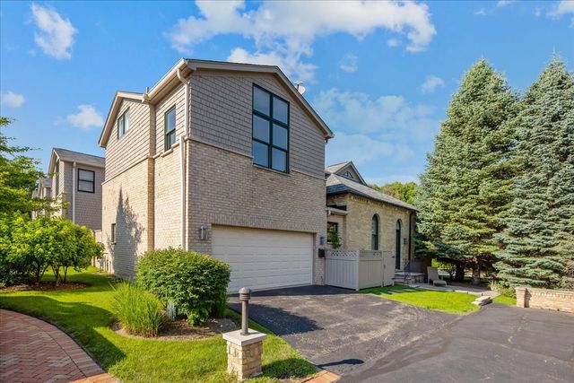 738 Lyster Road, Highwood, IL 60040