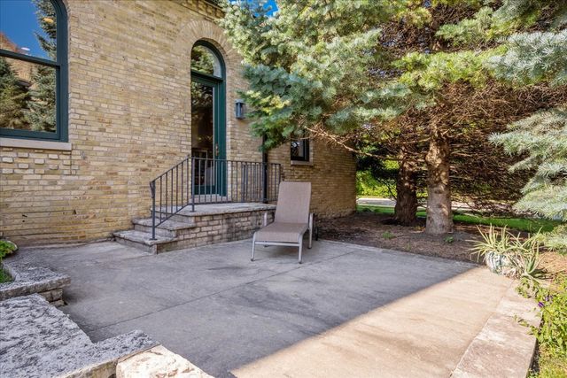 738 Lyster Road, Highwood, IL 60040