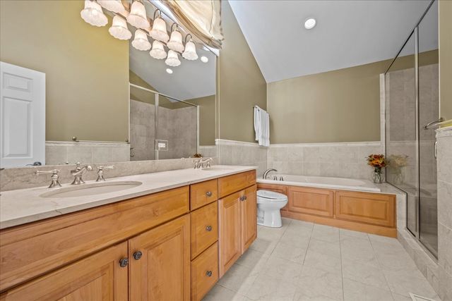 738 Lyster Road, Highwood, IL 60040