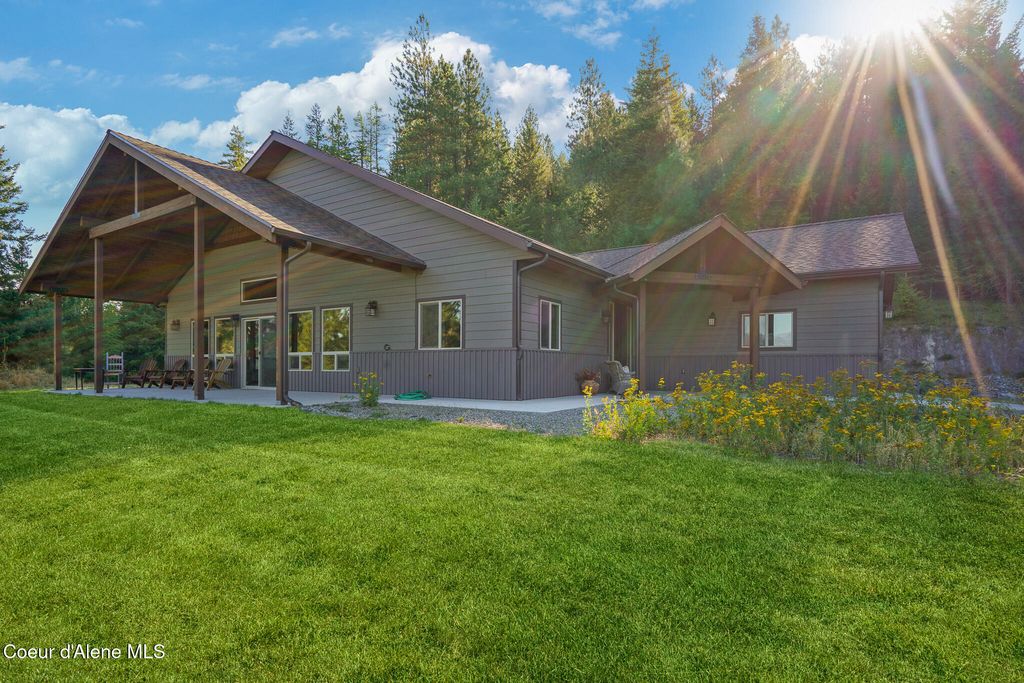 273 Paradise Valley Rd, Bonners Ferry, ID 83805