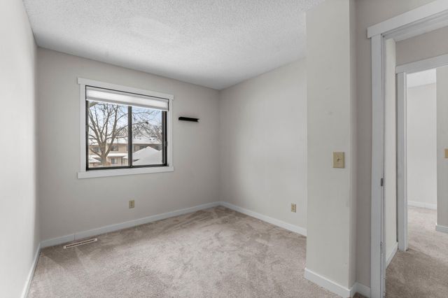 192 Bridlewood Drive, Saint Paul, MN 55119