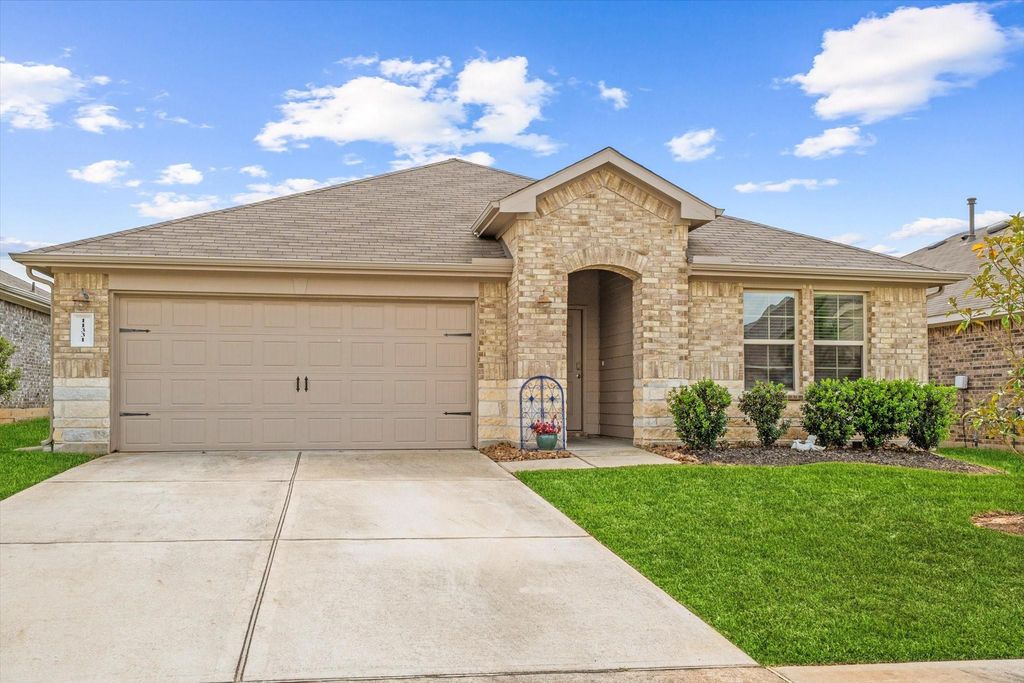 11331 Dawn Beach Lane, Conroe, TX 77304