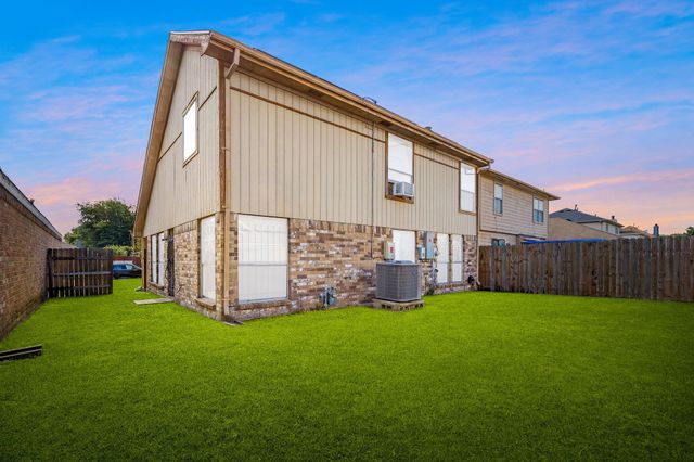 8514 Woodcamp Drive, Houston, TX 77088