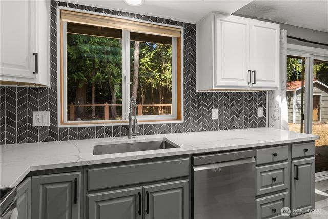 19109 57th Street E, Lake Tapps, WA 98391