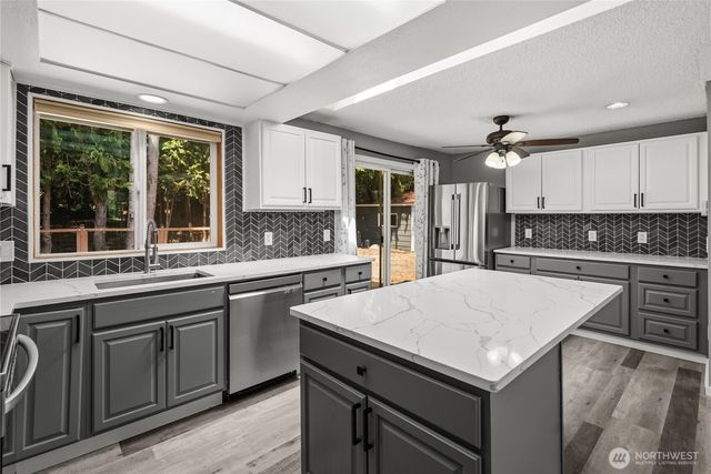 19109 57th Street E, Lake Tapps, WA 98391