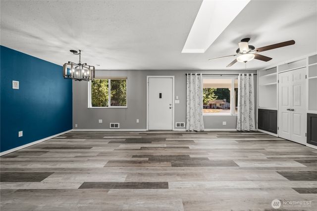 19109 57th Street E, Lake Tapps, WA 98391