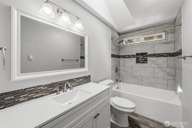 19109 57th Street E, Lake Tapps, WA 98391