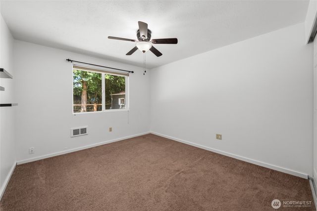 19109 57th Street E, Lake Tapps, WA 98391