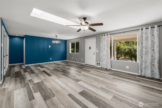 19109 57th Street E, Lake Tapps, WA 98391