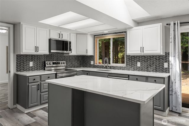 19109 57th Street E, Lake Tapps, WA 98391