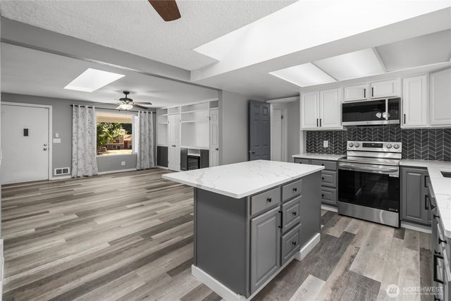 19109 57th Street E, Lake Tapps, WA 98391