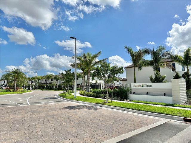 255 SW 159th Pl ., Pembroke Pines, FL 33027
