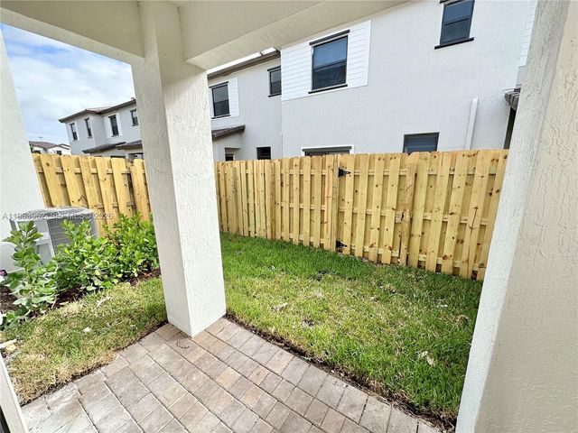 255 SW 159th Pl ., Pembroke Pines, FL 33027