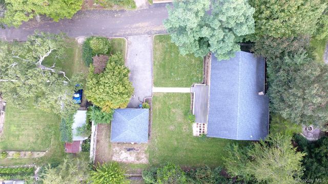 40 Flowerfield Road, Sound Beach, NY 11789