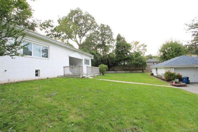 40 Flowerfield Road, Sound Beach, NY 11789