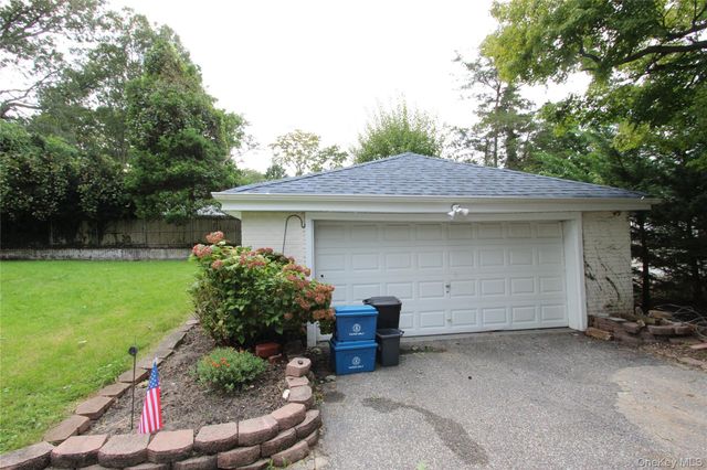 40 Flowerfield Road, Sound Beach, NY 11789