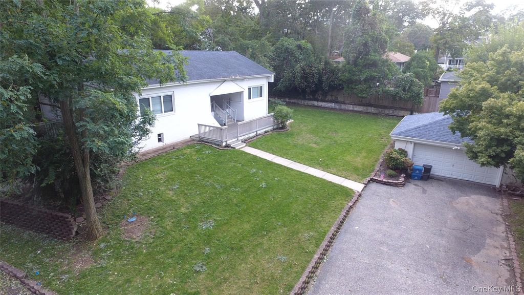 40 Flowerfield Road, Sound Beach, NY 11789