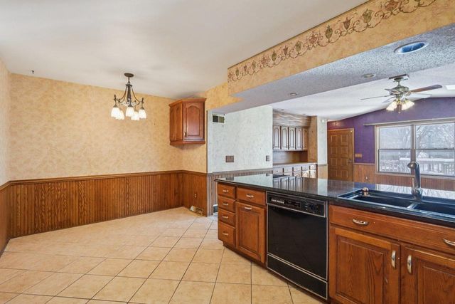 1717 Wicklow Way, Madison, WI 53711