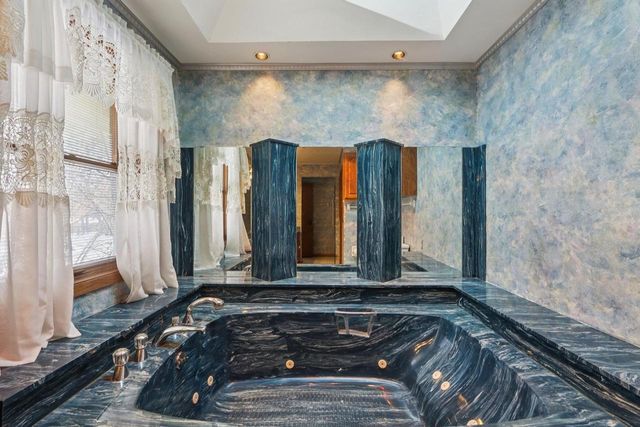 1717 Wicklow Way, Madison, WI 53711