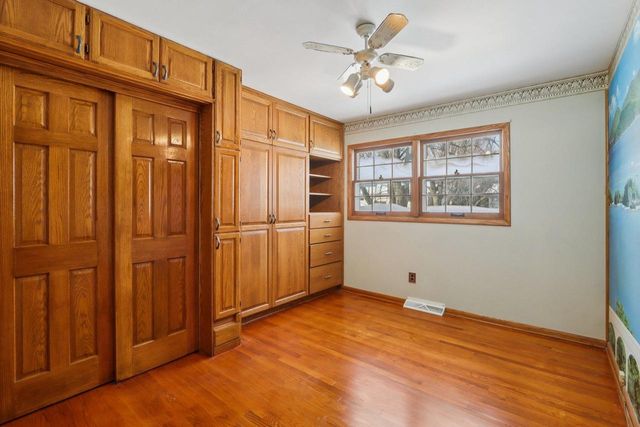 1717 Wicklow Way, Madison, WI 53711