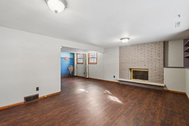 1717 Wicklow Way, Madison, WI 53711