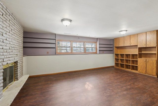 1717 Wicklow Way, Madison, WI 53711