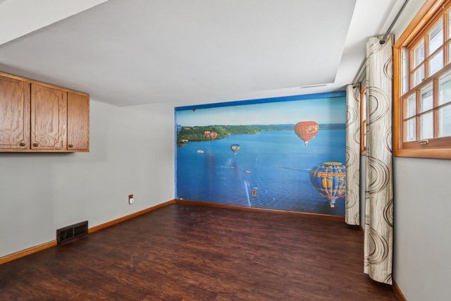 1717 Wicklow Way, Madison, WI 53711