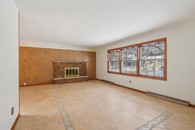 1717 Wicklow Way, Madison, WI 53711