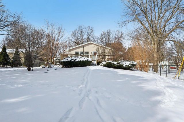 1717 Wicklow Way, Madison, WI 53711