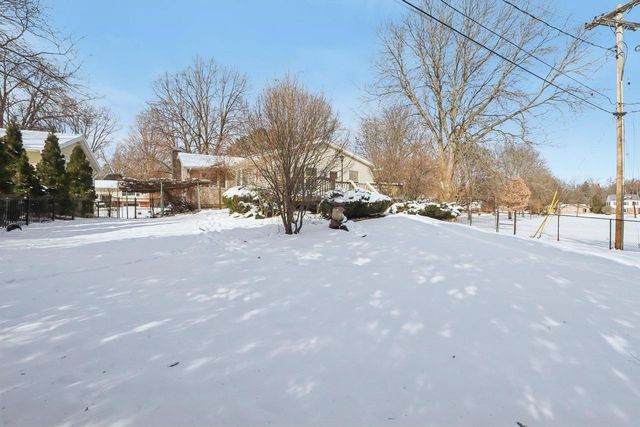 1717 Wicklow Way, Madison, WI 53711