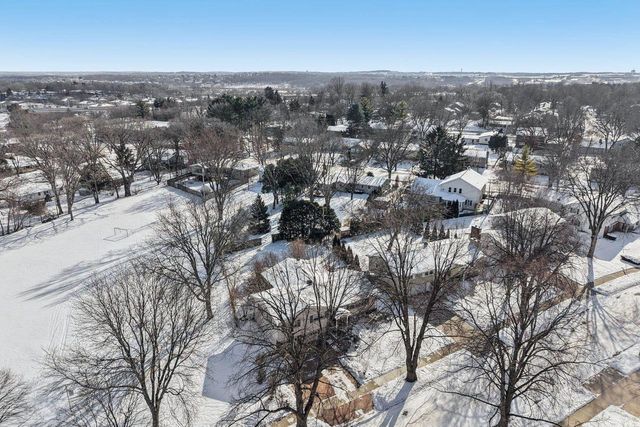 1717 Wicklow Way, Madison, WI 53711